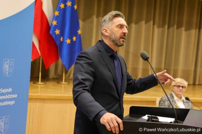 Nadzwyczajna sesja Sejmiku Województwa Lubuskiego. Tematem obrad było powołanie transportowej spółki Województwa Lubuskiego.