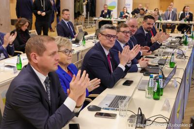 Nadzwyczajna sesja Sejmiku Województwa Lubuskiego. Tematem obrad było powołanie transportowej spółki Województwa Lubuskiego.