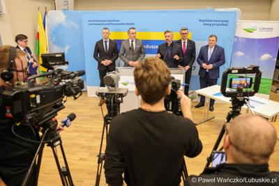 8 grudnia 2025 r. podpisano symboliczny czek na przekazanie przez Samorząd Województwa Lubuskiego 35 milionów złotych, pochodzących z unijnych środków, na przebudowę zielonogórskiego amfiteatru
