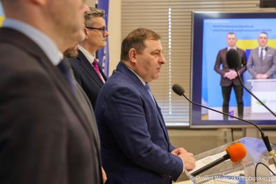 8 grudnia 2025 r. podpisano symboliczny czek na przekazanie przez Samorząd Województwa Lubuskiego 35 milionów złotych, pochodzących z unijnych środków, na przebudowę zielonogórskiego amfiteatru
