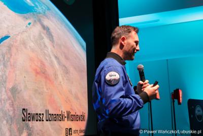 Polski astronauta projektowy Europejskiej Agencji Kosmicznej Sławosz Uznański-Wiśniewski w Parku Technologii Kosmicznych w Zielonej Górze-Nowym Kisielinie 