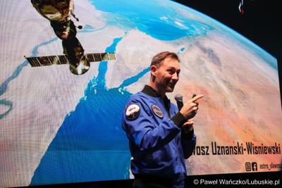 Polski astronauta Europejskiej Agencji Kosmicznej Sławosz Uznański-Wiśniewski w Parku Technologii Kosmicznych w Zielonej Górze-Nowym Kisielinie 