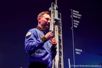 Polski astronauta projektowy Europejskiej Agencji Kosmicznej Sławosz Uznański-Wiśniewski w Parku Technologii Kosmicznych w Zielonej Górze-Nowym Kisielinie 