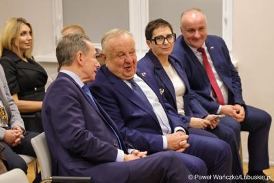 Uroczystość wręczenia odznaczeń dla zasłużonych pracowników gorzowskiego szpitala 