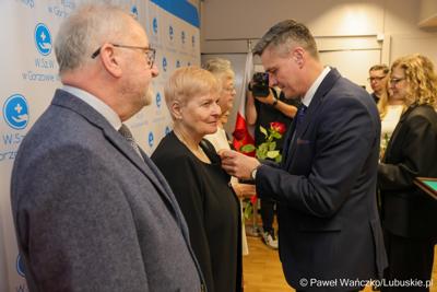 Uroczystość wręczenia odznaczeń dla zasłużonych pracowników gorzowskiego szpitala 