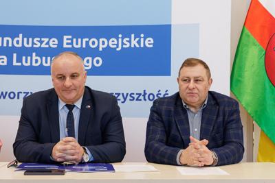 Pierwsze umowy o dofinansowanie zostały zawarte. Na działania projektowe przyznano środki w ramach Europejskiego Funduszu Społecznego