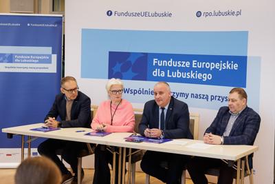 Pierwsze umowy o dofinansowanie zostały zawarte. Na działania projektowe przyznano środki w ramach Europejskiego Funduszu Społecznego