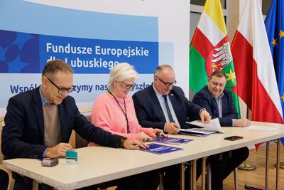 Pierwsze umowy o dofinansowanie zostały zawarte. Na działania projektowe przyznano środki w ramach Europejskiego Funduszu Społecznego