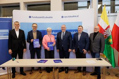 Pierwsze umowy o dofinansowanie zostały zawarte. Na działania projektowe przyznano środki w ramach Europejskiego Funduszu Społecznego