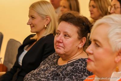 W Muzeum Ziemi Lubuskiej w Zielonej Górze wręczono nagrody jubileuszowe pracownikom Urzędu Marszałkowskiego, którzy mają za sobą 20, 25, 30, 35 lub 40 lat pracy. 