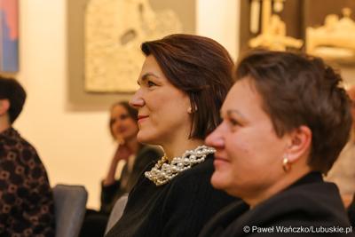 W Muzeum Ziemi Lubuskiej w Zielonej Górze wręczono nagrody jubileuszowe pracownikom Urzędu Marszałkowskiego, którzy mają za sobą 20, 25, 30, 35 lub 40 lat pracy. 