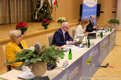 Uczestnicy XVII zwyczajnej sesja Sejmiku Województwa Lubuskiego