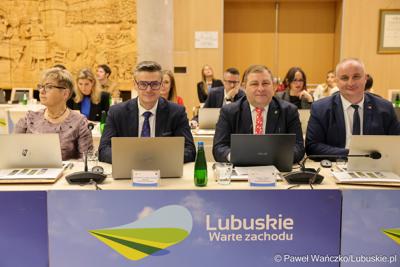 Uczestnicy XVII zwyczajnej sesja Sejmiku Województwa Lubuskiego