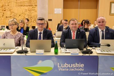 Uczestnicy XVII zwyczajnej sesja Sejmiku Województwa Lubuskiego