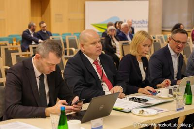 Uczestnicy XVII zwyczajnej sesja Sejmiku Województwa Lubuskiego