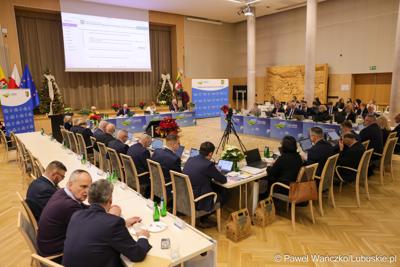 Uczestnicy XVII zwyczajnej sesja Sejmiku Województwa Lubuskiego