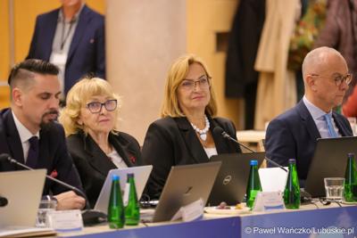 Uczestnicy XVII zwyczajnej sesja Sejmiku Województwa Lubuskiego