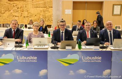 Uczestnicy XVII zwyczajnej sesja Sejmiku Województwa Lubuskiego