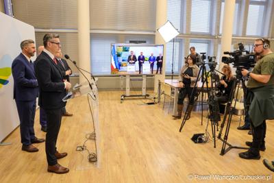 Uczestnicy konferencji prasowej podczas której przedstawiony został prezes spółki Lubuski Transport Publiczny
