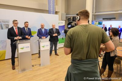 Uczestnicy konferencji prasowej podczas której przedstawiony został prezes spółki Lubuski Transport Publiczny