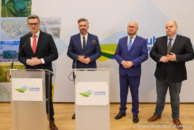 Uczestnicy konferencji prasowej podczas której przedstawiony został prezes spółki Lubuski Transport Publiczny