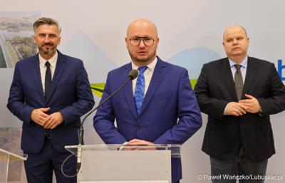Uczestnicy konferencji prasowej podczas której przedstawiony został prezes spółki Lubuski Transport Publiczny