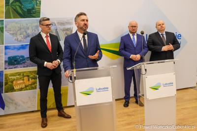 Uczestnicy konferencji prasowej podczas której przedstawiony został prezes spółki Lubuski Transport Publiczny