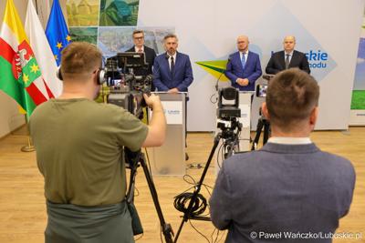 Uczestnicy konferencji prasowej podczas której przedstawiony został prezes spółki Lubuski Transport Publiczny