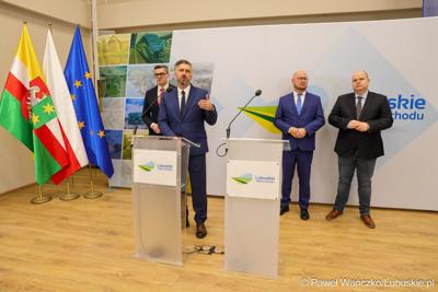 Uczestnicy konferencji prasowej podczas której przedstawiony został prezes spółki Lubuski Transport Publiczny