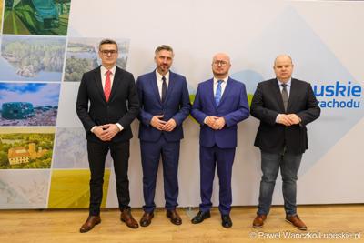 Uczestnicy konferencji prasowej podczas której przedstawiony został prezes spółki Lubuski Transport Publiczny