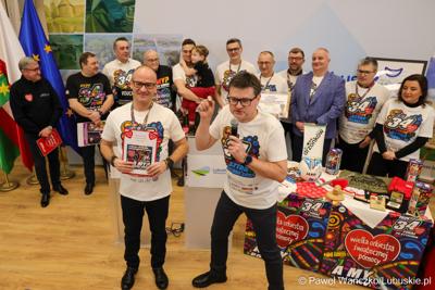 Uczestnicy konferencji prasowej zapowiadającej 34. finał WOŚP w Lubuskiem 