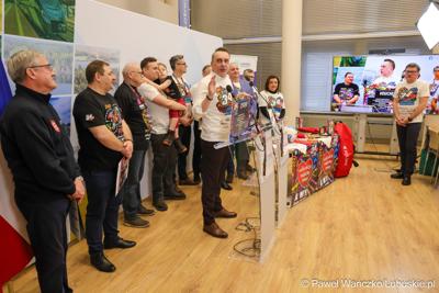 Uczestnicy konferencji prasowej zapowiadającej 34. finał WOŚP w Lubuskiem 