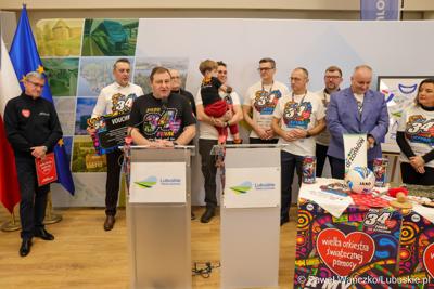 Uczestnicy konferencji prasowej zapowiadającej 34. finał WOŚP w Lubuskiem 