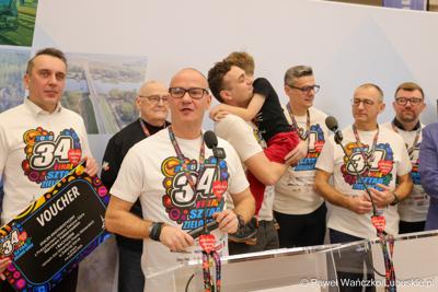 Uczestnicy konferencji prasowej zapowiadającej 34. finał WOŚP w Lubuskiem 