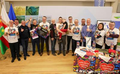 Uczestnicy konferencji prasowej zapowiadającej 34. finał WOŚP w Lubuskiem 