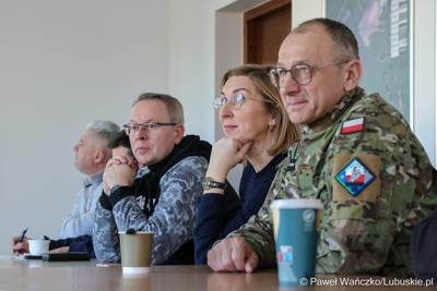 W ramach rozpoczęcia roku szkoleniowego – pełniący obowiązki dowódcy 5 Lubuskiego Pułku Artylerii im. generała artylerii koronnej Marcina Kątskiego ppłk Arkadiusz Sułek zaprosił do jednostki marszałka województwa lubuskiego Sebastiana Ciemnoczołowskiego, wojewodę lubuskiego Marka Cebulę, posłankę na Sejm RP Katarzynę Osos, starostę zielonogórskiego Tadeusza Pająka, burmistrza Sulechowa Wojciecha  Sołtysa.