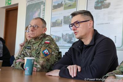 W ramach rozpoczęcia roku szkoleniowego – pełniący obowiązki dowódcy 5 Lubuskiego Pułku Artylerii im. generała artylerii koronnej Marcina Kątskiego ppłk Arkadiusz Sułek zaprosił do jednostki marszałka województwa lubuskiego Sebastiana Ciemnoczołowskiego, wojewodę lubuskiego Marka Cebulę, posłankę na Sejm RP Katarzynę Osos, starostę zielonogórskiego Tadeusza Pająka, burmistrza Sulechowa Wojciecha  Sołtysa.