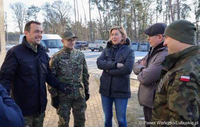 W ramach rozpoczęcia roku szkoleniowego – pełniący obowiązki dowódcy 5 Lubuskiego Pułku Artylerii im. generała artylerii koronnej Marcina Kątskiego ppłk Arkadiusz Sułek zaprosił do jednostki marszałka województwa lubuskiego Sebastiana Ciemnoczołowskiego, wojewodę lubuskiego Marka Cebulę, posłankę na Sejm RP Katarzynę Osos, starostę zielonogórskiego Tadeusza Pająka, burmistrza Sulechowa Wojciecha  Sołtysa.
