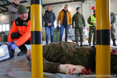 W ramach rozpoczęcia roku szkoleniowego – pełniący obowiązki dowódcy 5 Lubuskiego Pułku Artylerii im. generała artylerii koronnej Marcina Kątskiego ppłk Arkadiusz Sułek zaprosił do jednostki marszałka województwa lubuskiego Sebastiana Ciemnoczołowskiego, wojewodę lubuskiego Marka Cebulę, posłankę na Sejm RP Katarzynę Osos, starostę zielonogórskiego Tadeusza Pająka, burmistrza Sulechowa Wojciecha  Sołtysa.