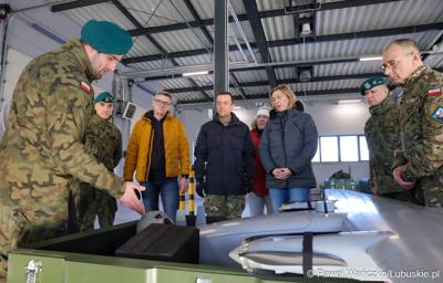 Pokaz sprzętu wojskowego, który w ostatnim czasie wzmocnił potencjał bojowy 5. Lubuskiego Pułku Artylerii w Sulechowie