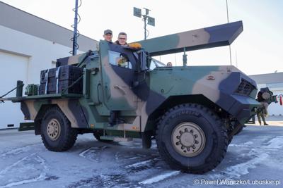 Pokaz sprzętu wojskowego, który w ostatnim czasie wzmocnił potencjał bojowy 5. Lubuskiego Pułku Artylerii w Sulechowie