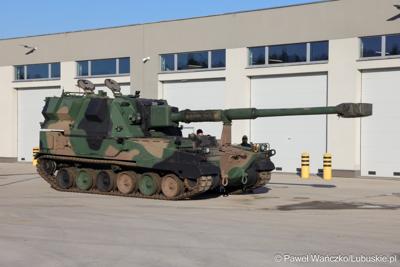 Pokaz sprzętu wojskowego, który w ostatnim czasie wzmocnił potencjał bojowy 5. Lubuskiego Pułku Artylerii w Sulechowie