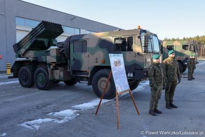 Pokaz sprzętu wojskowego, który w ostatnim czasie wzmocnił potencjał bojowy 5. Lubuskiego Pułku Artylerii w Sulechowie