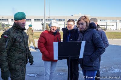Pokaz sprzętu wojskowego, który w ostatnim czasie wzmocnił potencjał bojowy 5. Lubuskiego Pułku Artylerii w Sulechowie