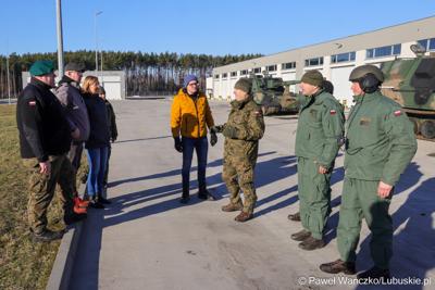 Dowództwo 5 Lubuskiego Pułku Artylerii z dumą zaprezentowało najnowocześniejszy sprzęt woskowy, który w ostatnim czasie wzmocnił potencjał bojowy sulechowskiego Pułku

