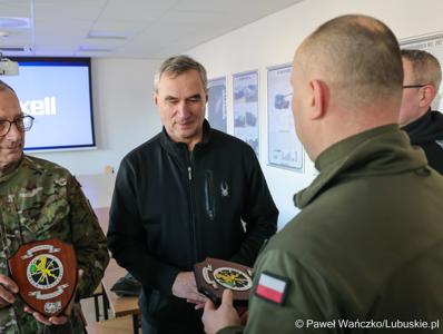 W ramach rozpoczęcia roku szkoleniowego – pełniący obowiązki dowódcy 5 Lubuskiego Pułku Artylerii im. generała artylerii koronnej Marcina Kątskiego ppłk Arkadiusz Sułek zaprosił do jednostki marszałka województwa lubuskiego Sebastiana Ciemnoczołowskiego, wojewodę lubuskiego Marka Cebulę, posłankę na Sejm RP Katarzynę Osos, starostę zielonogórskiego Tadeusza Pająka, burmistrza Sulechowa Wojciecha Sołtysa.
