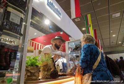 Stoisko Województwa Lubuskiego na targach rolnictwa, ogrodnictwa, żywności, leśnictwa oraz zrównoważonego rozwoju „Grüne Woche” w Berlinie 