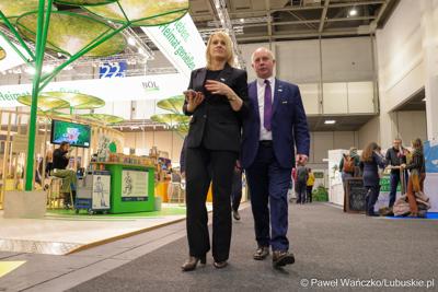 Wiceprzewodniczący Sejmiku Województwa Lubuskiego Zbigniew Kołodziej odwiedził targi rolnictwa, ogrodnictwa, żywności, leśnictwa oraz zrównoważonego rozwoju „Grüne Woche” w Berlinie, w których biorą udział producenci z województwa lubuskiego