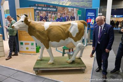 Wiceprzewodniczący Sejmiku Województwa Lubuskiego Zbigniew Kołodziej odwiedził targi rolnictwa, ogrodnictwa, żywności, leśnictwa oraz zrównoważonego rozwoju „Grüne Woche” w Berlinie, w których biorą udział producenci z województwa lubuskiego