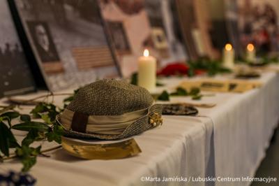 Konferencja została zorganizowana przez Gminę Santok, Sołectwo Stare Polichno oraz Towarzystwo Pamięci Powstania Wielkopolskiego 1918–1919 (Koło Gorzów Wielkopolski)